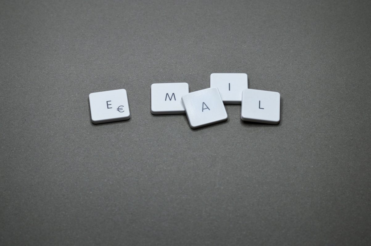 Top benefits of email marketing for small businesses.